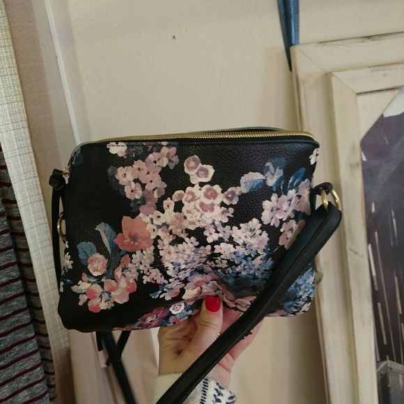 Clothes - Picture 6 of 6